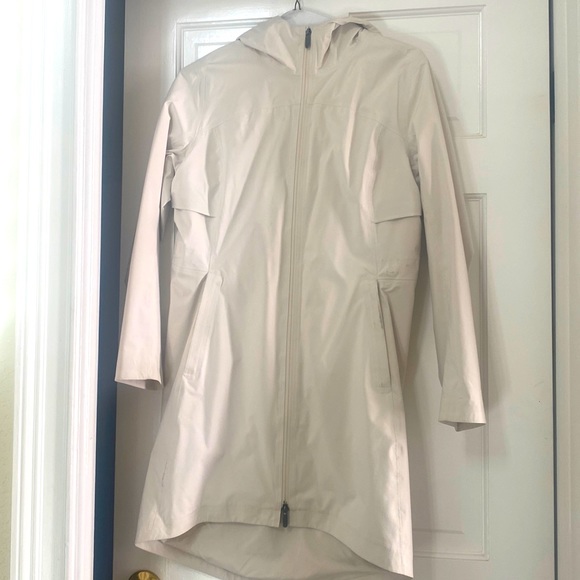 lululemon athletica Jackets & Blazers - Lululemon Rain Rebel Jacket Light Ivory Size 6